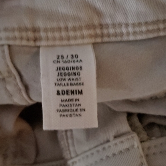 2/$20 💙H&M Push Up Low Rise Jeggings - Picture 9 of 11